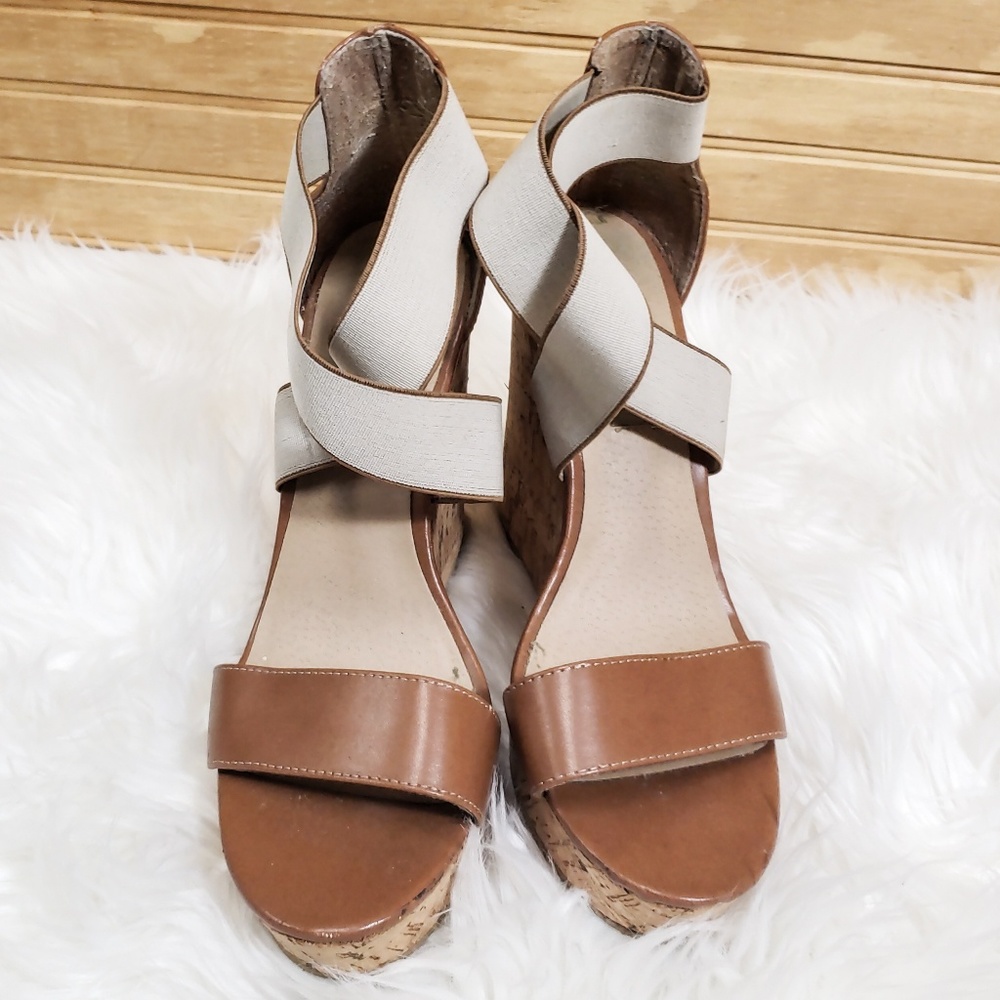 3/$20 Steve Madden nude Wedges